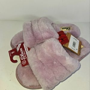 Dluxe slippers by Dearfoams